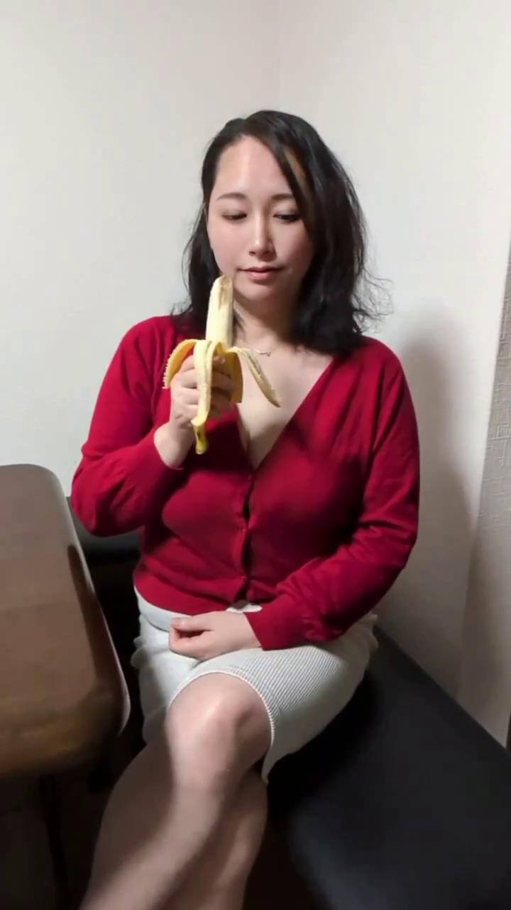 @Luna Mature Secret Luna Mature Secretさんの投稿 | A little moment with Luna. | J.fans
