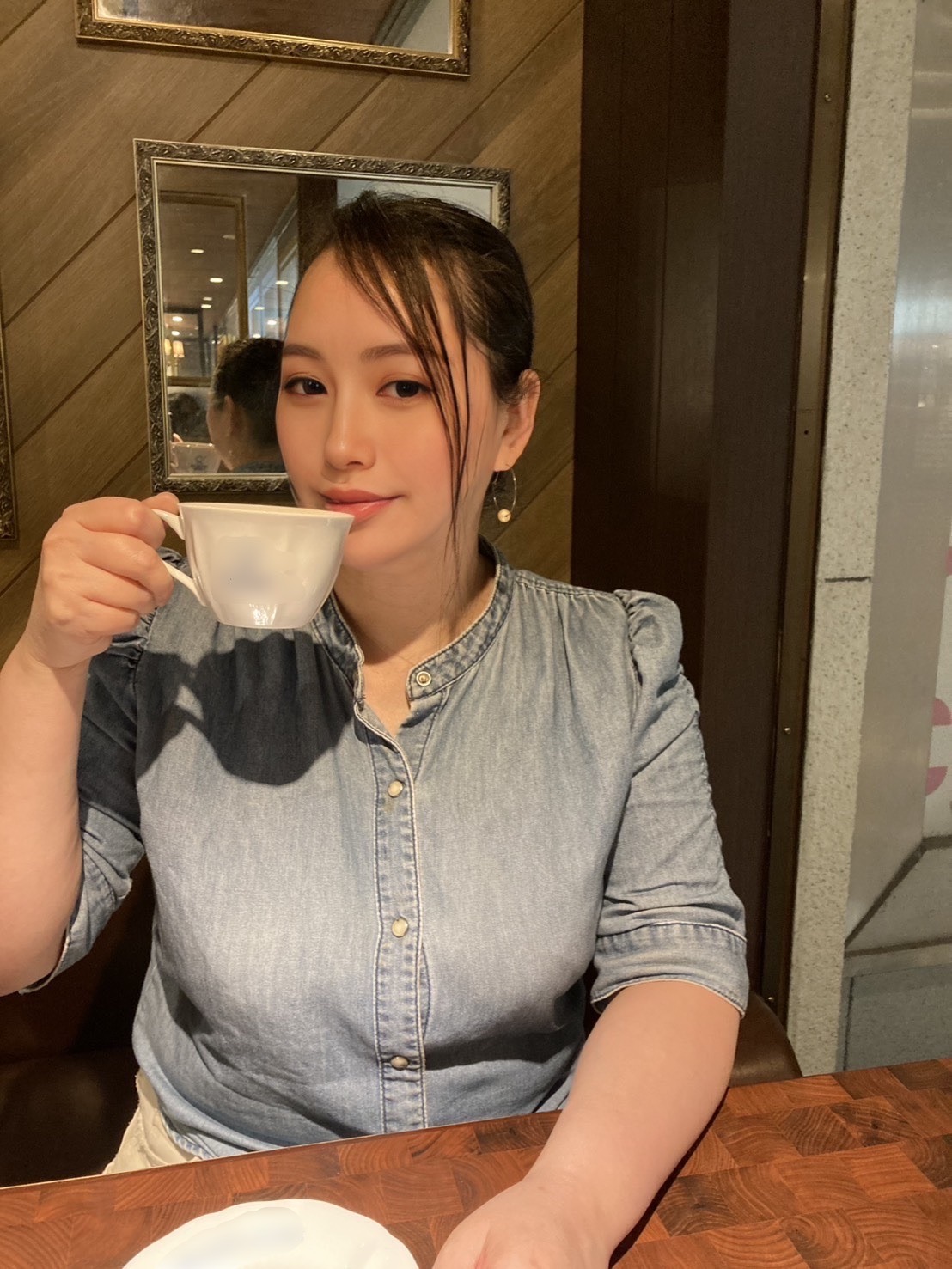@Luna Mature Secret Luna Mature Secretさんの投稿 | A little moment with Luna. | J.fans