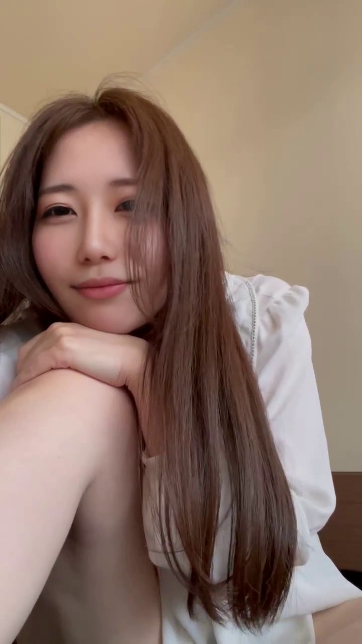 @Naomi Sexy Wife Naomi Sexy Wifeさんの投稿 | Watch Naomi’s latest video and discover a more captivating side of her. | J.fans